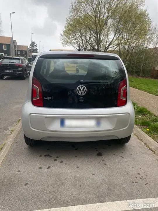 Volkswagen Up 2012 photo 3