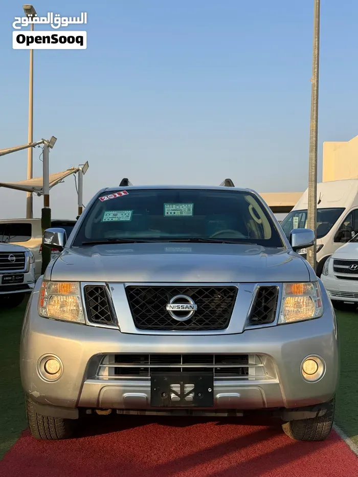 Nissan Pathfinder 2011 photo 2