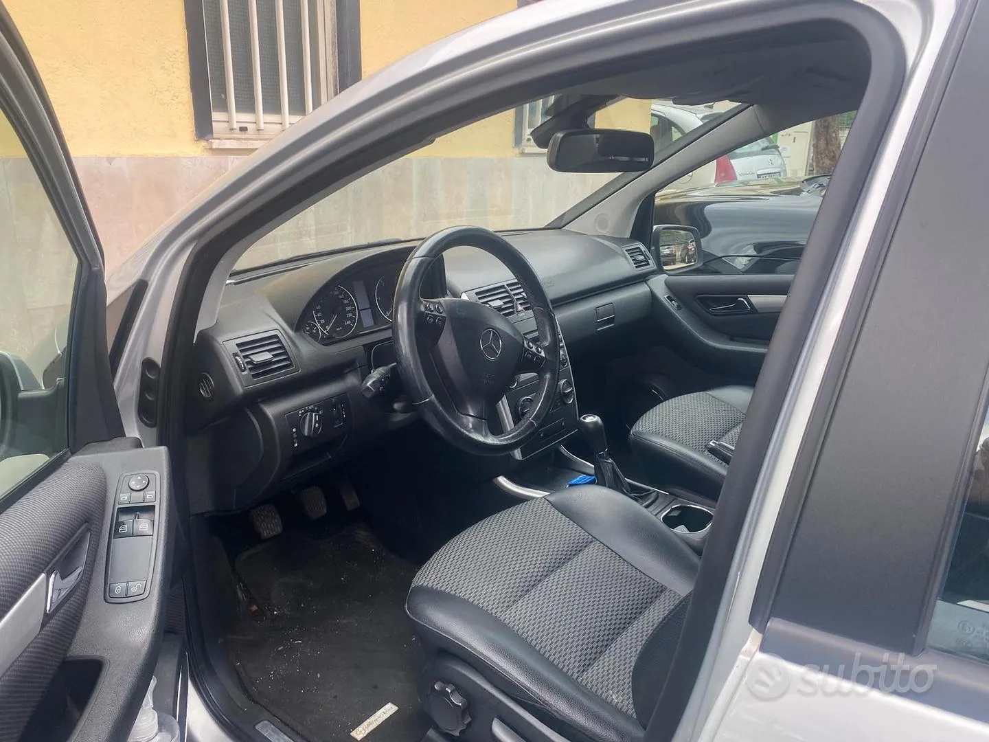 Mercedes-Benz A-Class 2009 photo 4