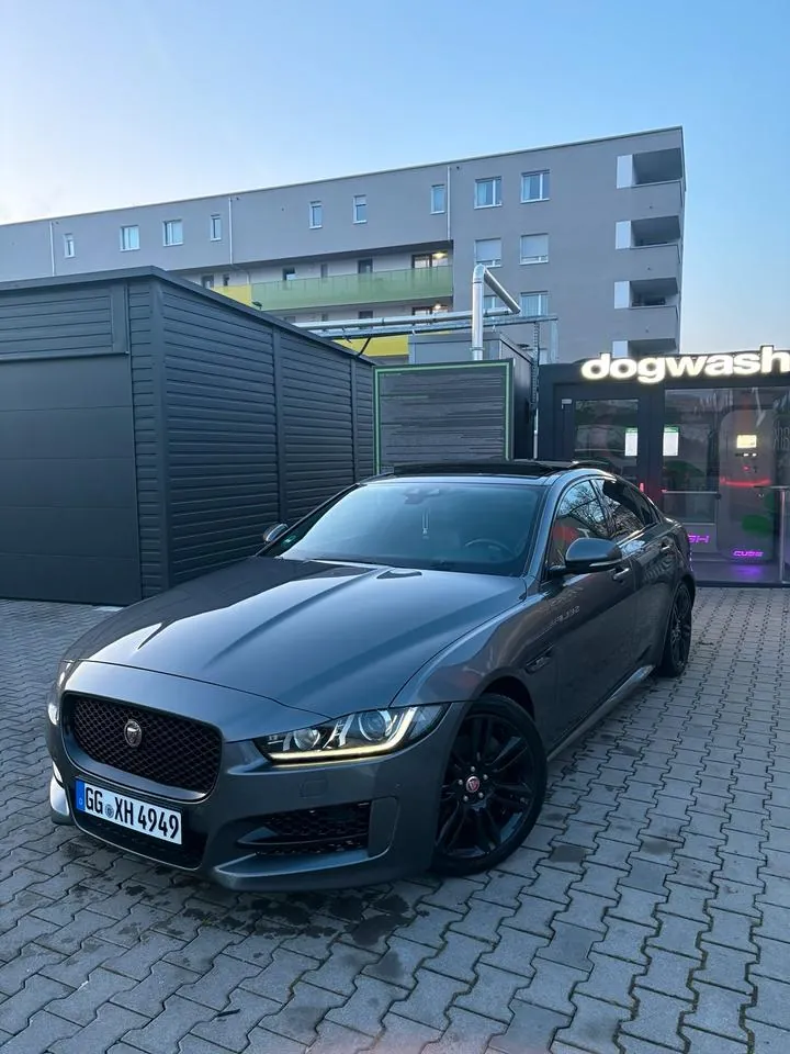 Jaguar Xe