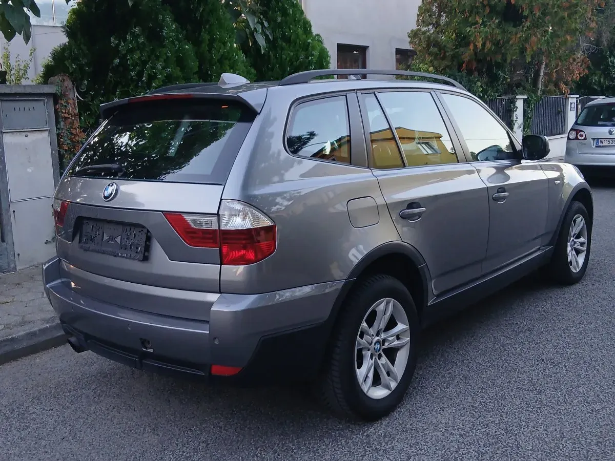 BMW X3 2010 photo 2