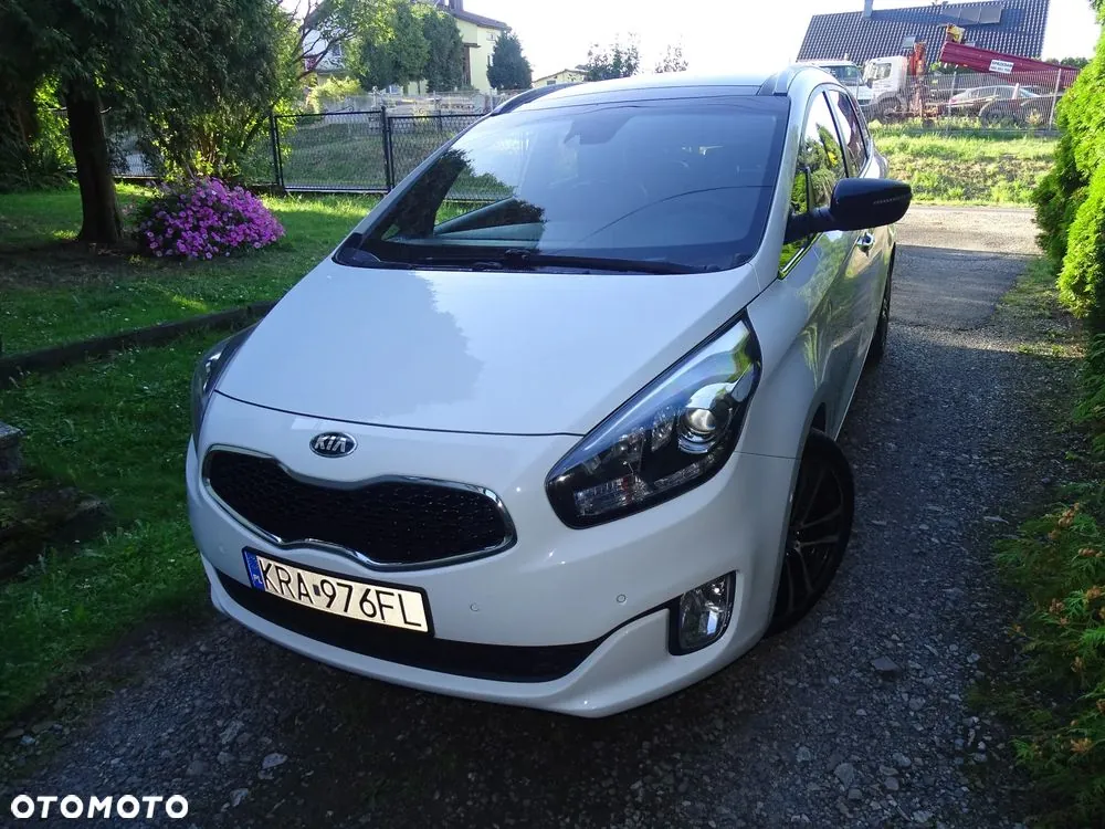 Kia Carens 2016 photo 2