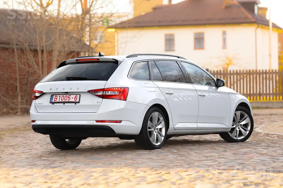 Skoda Superb 2020 photo 4