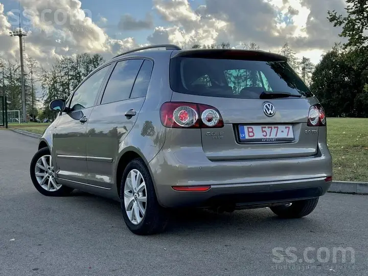 Volkswagen Golf Plus 2013 photo 2
