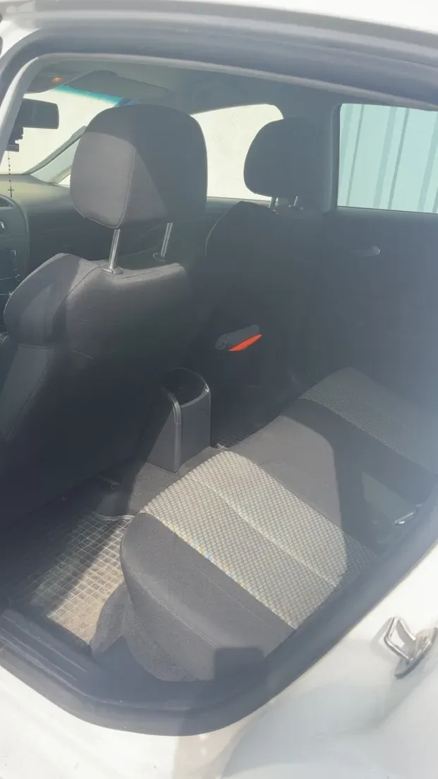 Seat Leon 2010 photo 2