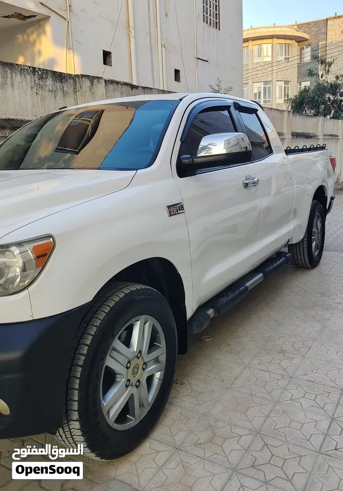 Toyota Tundra 2010 photo 2