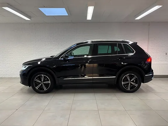 Volkswagen Tiguan 2022 photo 2