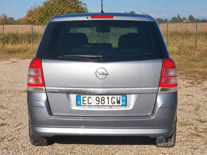 Opel Zafira 2010 photo 4