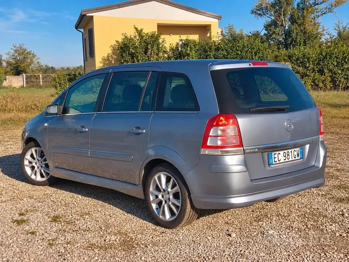Opel Zafira 2010 photo 5