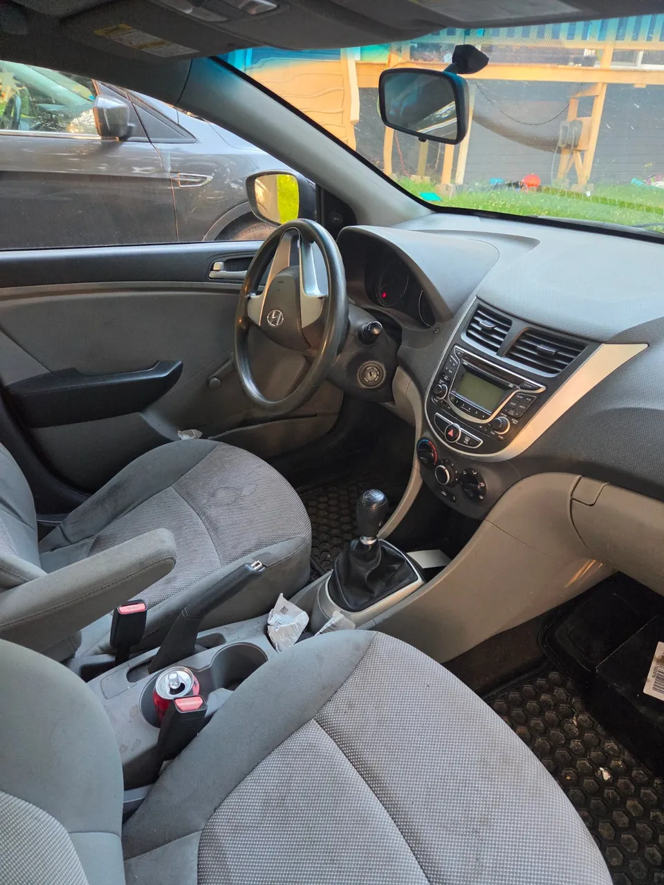 Hyundai Accent 2013 photo 3