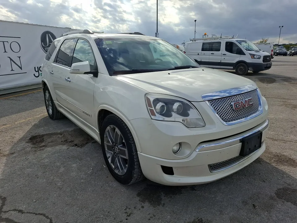 GMC Acadia 2011 photo 3