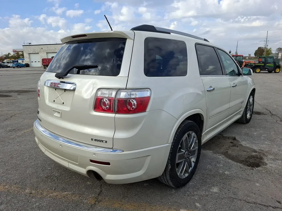 GMC Acadia 2011 photo 5
