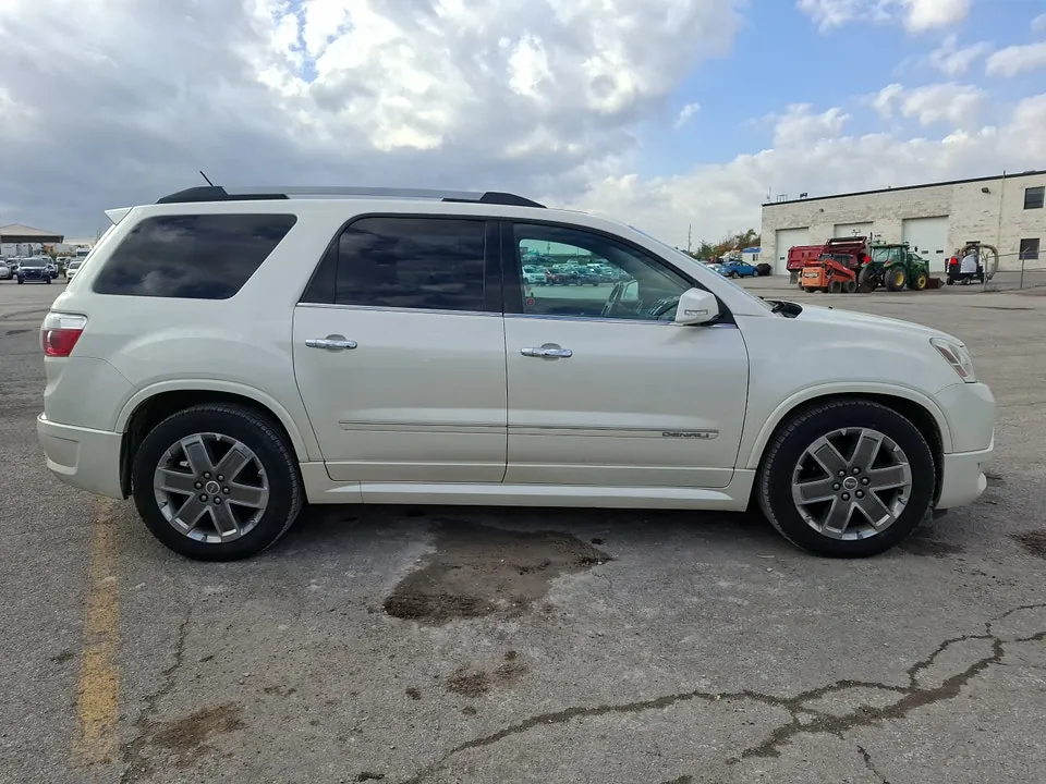 GMC Acadia 2011 photo 4