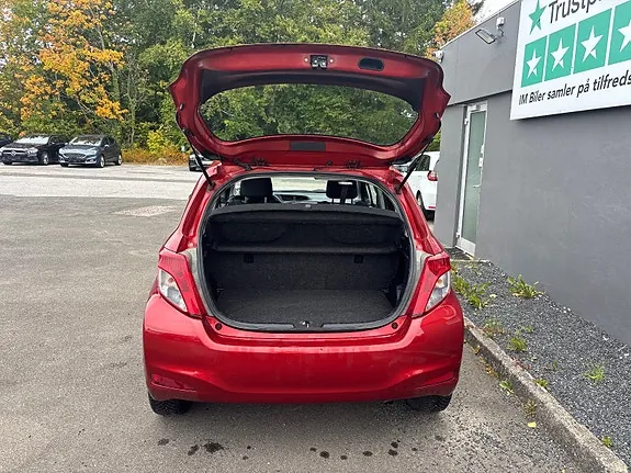 Toyota Yaris 2012 photo 5