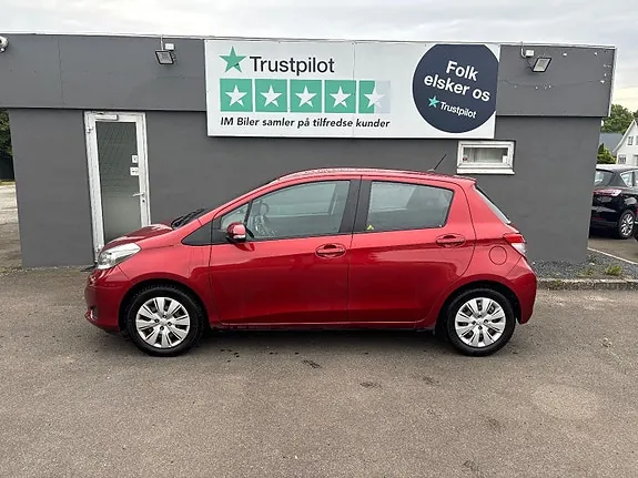 Toyota Yaris 2012 photo 2