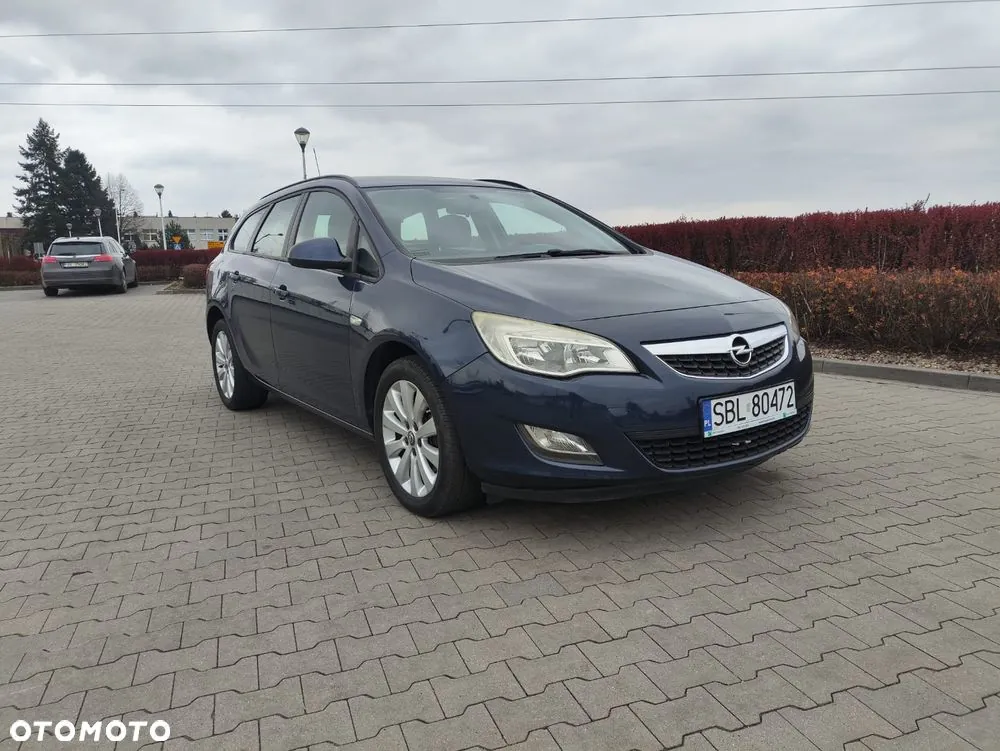 Opel Astra 2011 photo 3