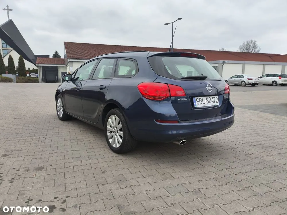 Opel Astra 2011 photo 5
