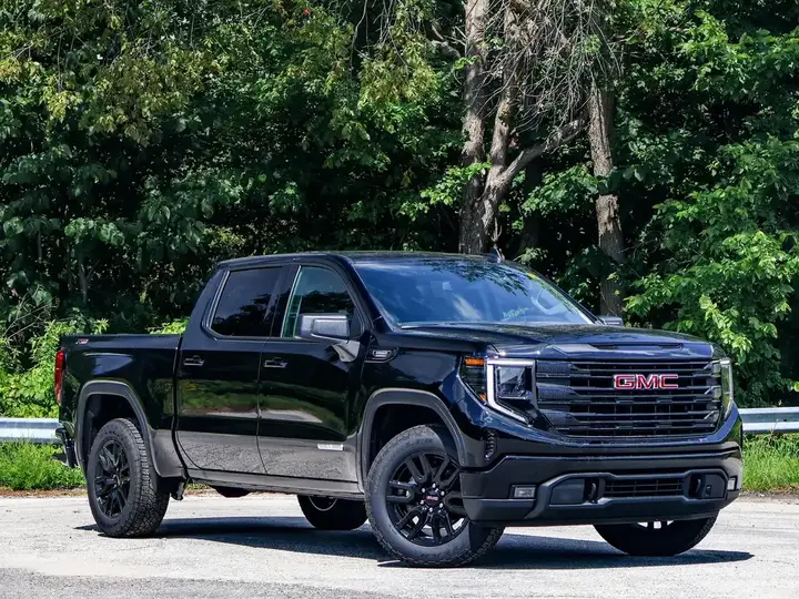GMC Sierra 1500 2026 photo 2