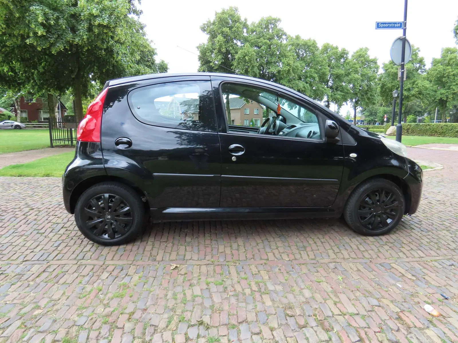 Peugeot 107 2010 photo 4