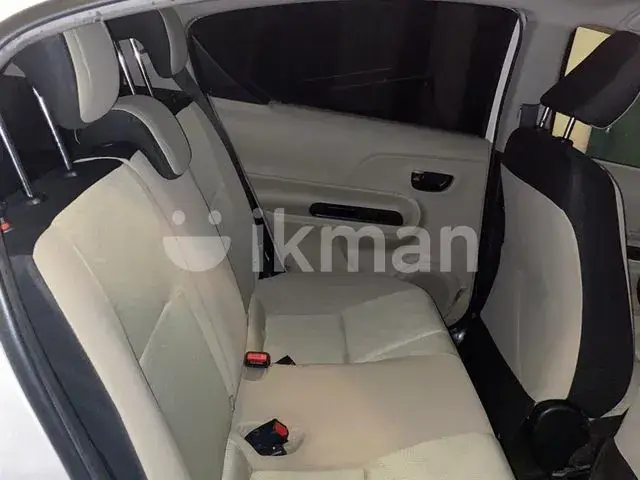 Toyota Aqua 2013 photo 5