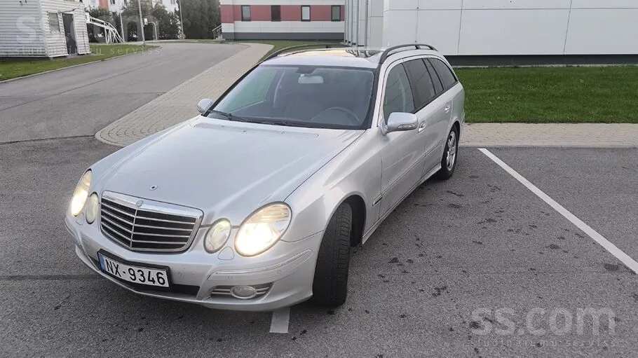 Mercedes-Benz E220
