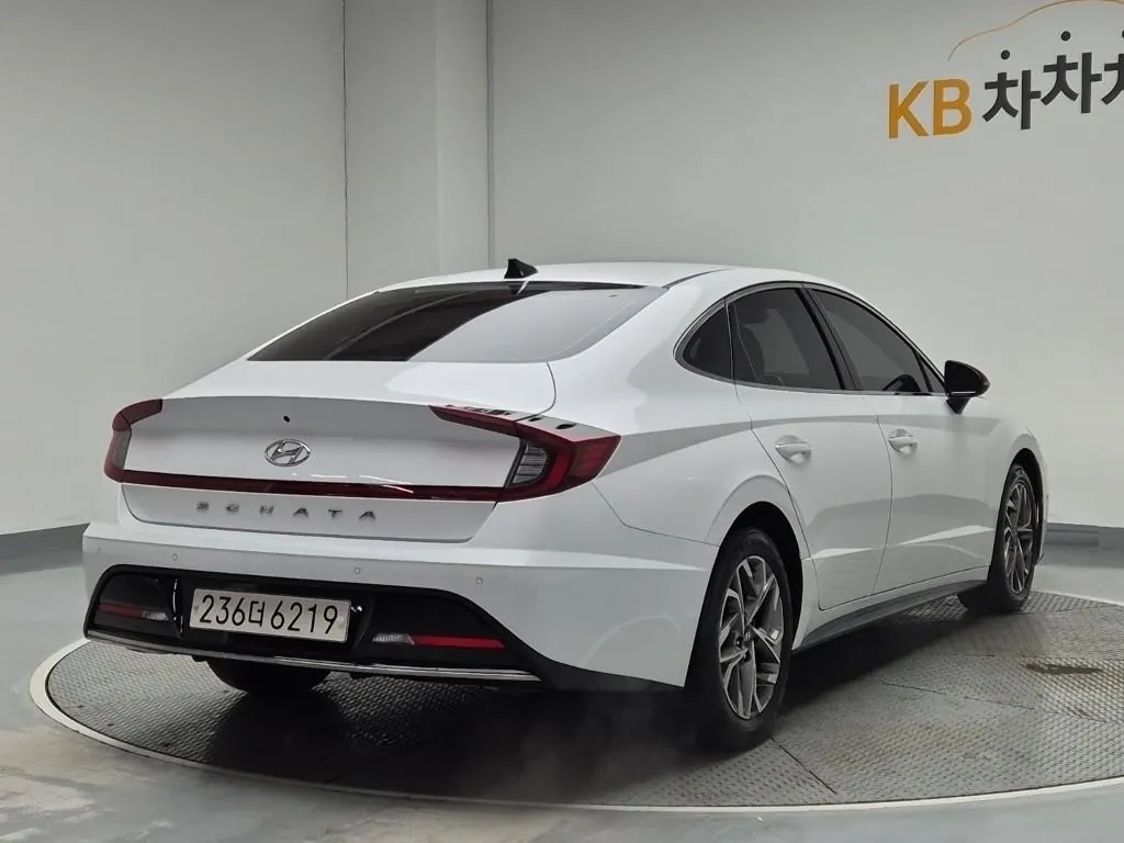 Hyundai Sonata 2022 photo 3