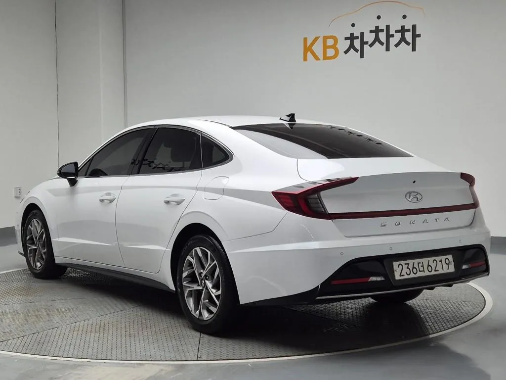 Hyundai Sonata 2022 photo 2
