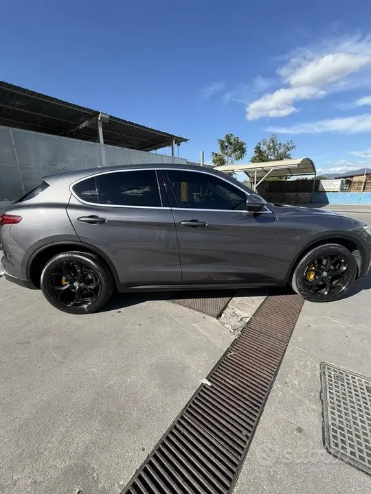 Alfa Romeo Stelvio 2017 photo 3