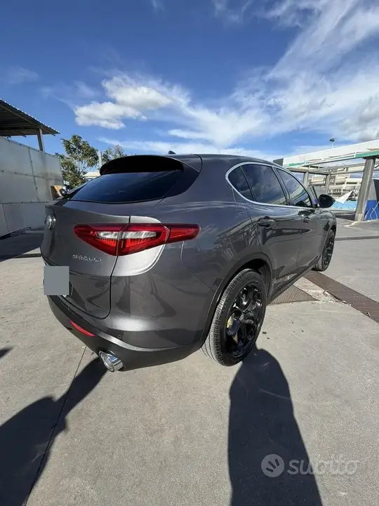 Alfa Romeo Stelvio 2017 photo 2