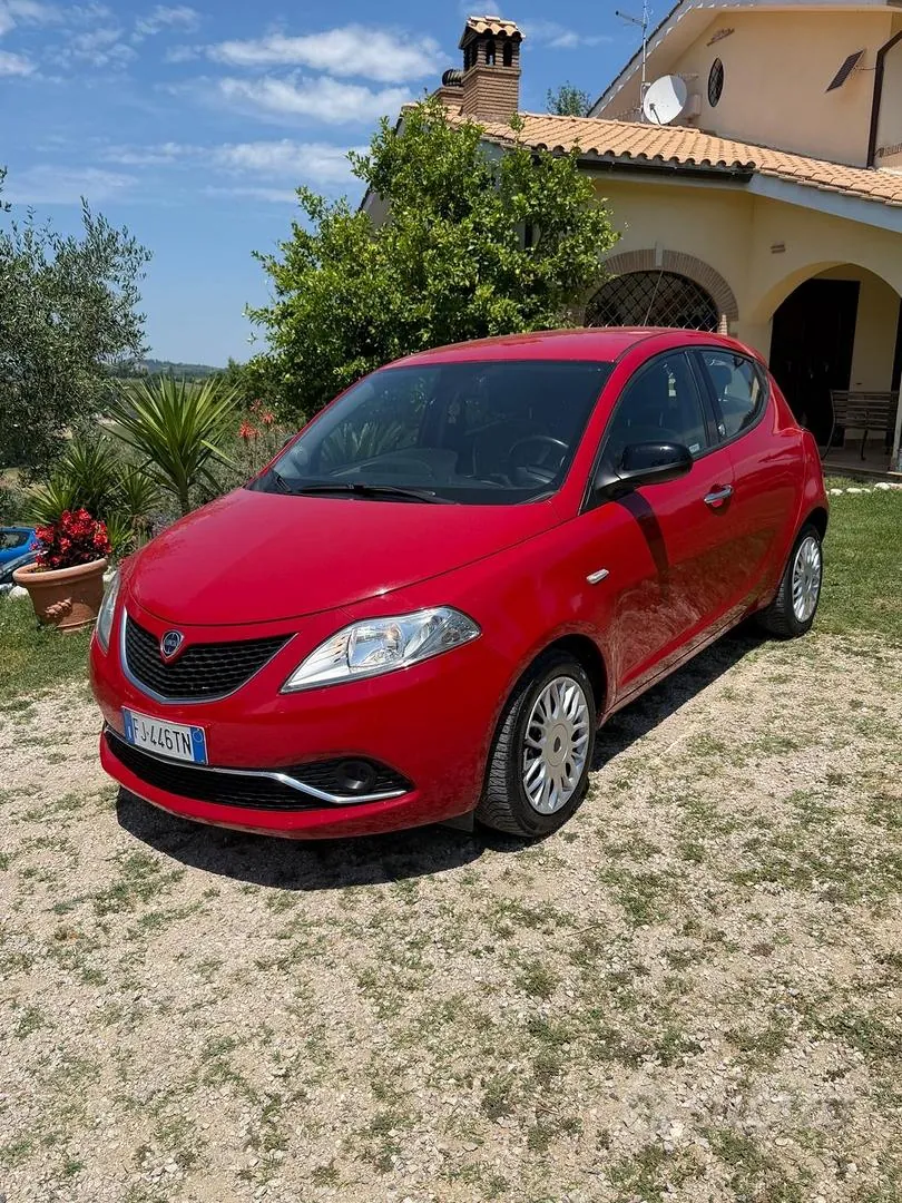 Lancia Ypsilon