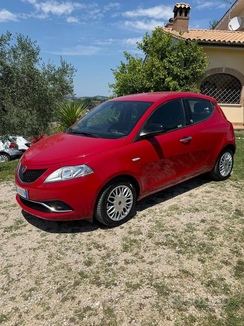 Lancia Ypsilon 2017 photo 2