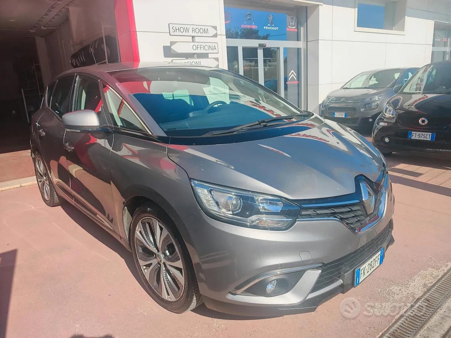 Renault Scenic 2017 photo 2