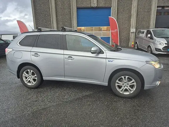 Mitsubishi Outlander 2014 photo 2