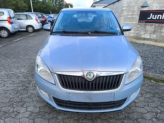 Skoda Fabia 2010 photo 3