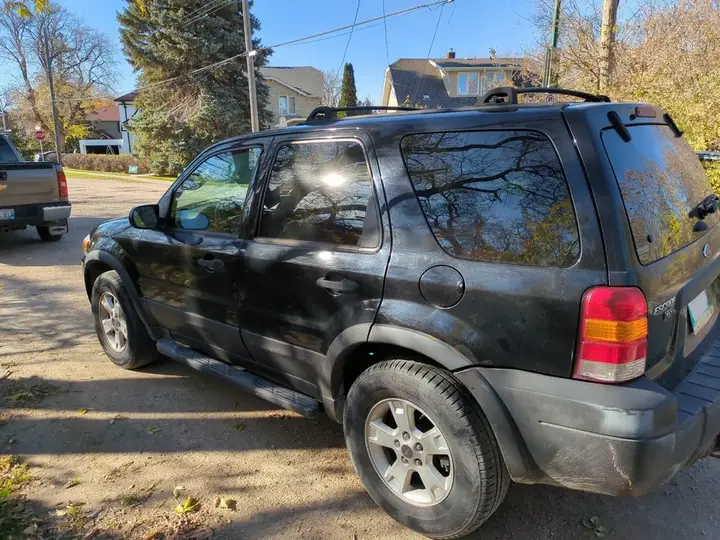 Ford Escape 2006 photo 2