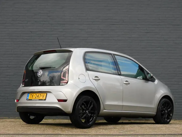Volkswagen Up 2018 photo 3
