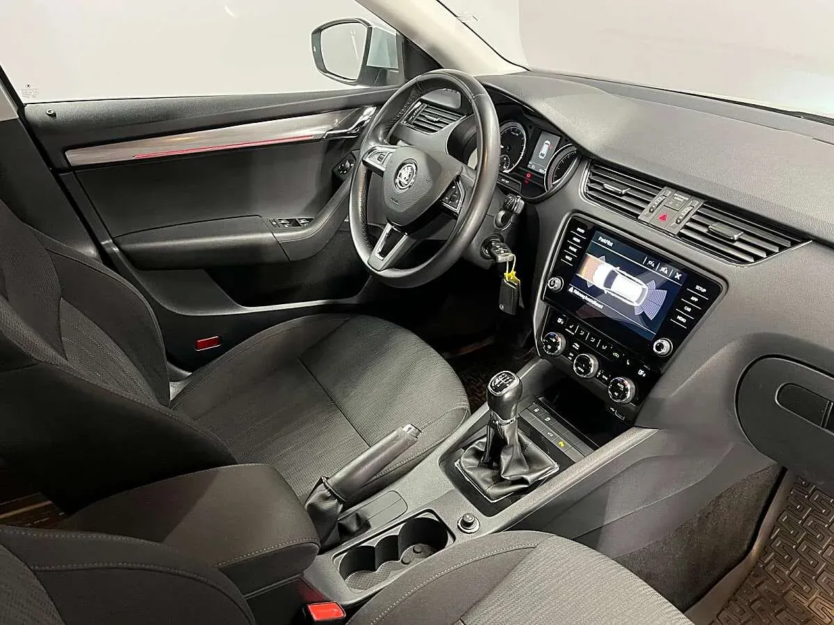 Skoda Octavia 2019 photo 2