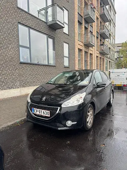 Peugeot 208