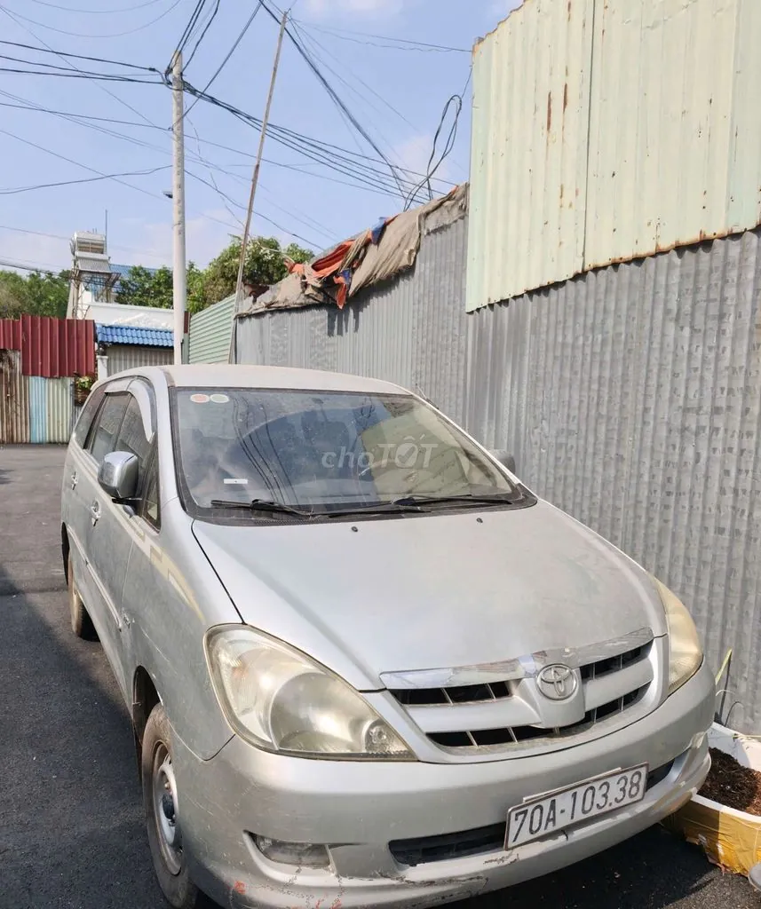 Toyota Innova 2006 photo 2