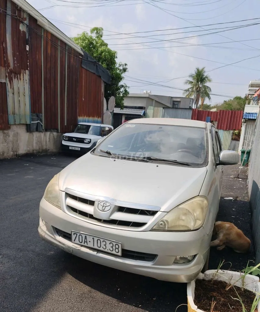 Toyota Innova 2006 photo 3