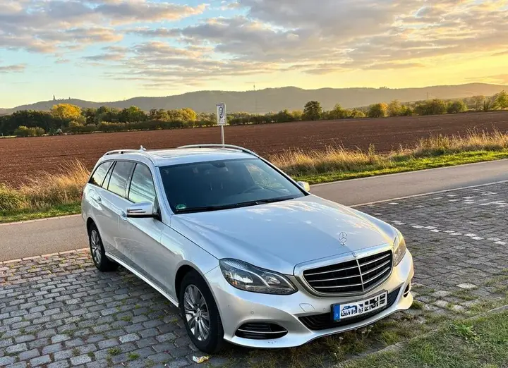 Mercedes-Benz E 220 Bluetec