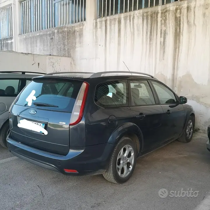 Ford Focus 2011 photo 2