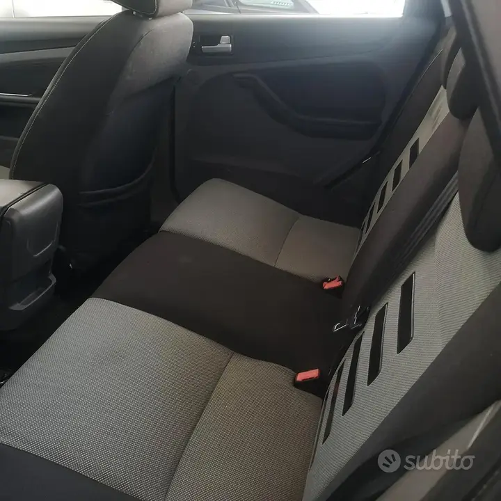 Ford Focus 2011 photo 5