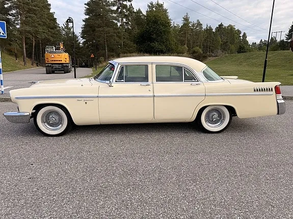 Chrysler New Yorker 1956 photo 2