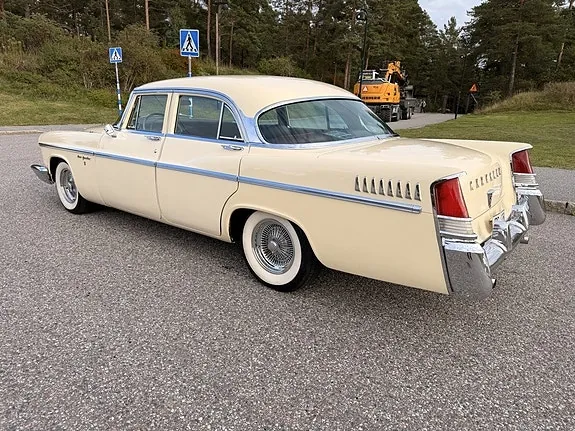 Chrysler New Yorker 1956 photo 3