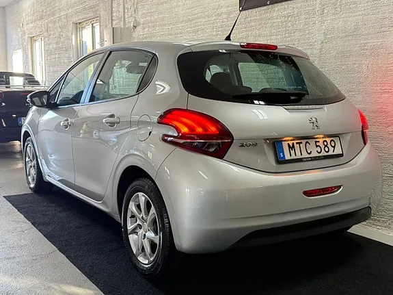 Peugeot 208 2016 photo 5