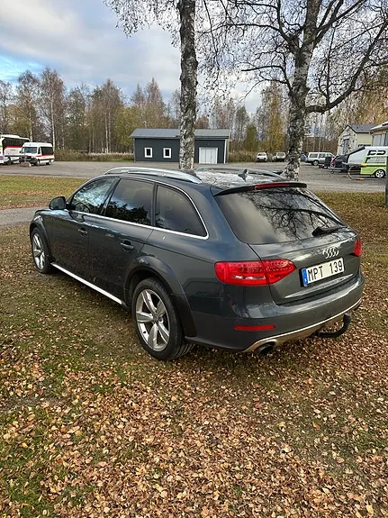 Audi A4 Allroad 2011 photo 3