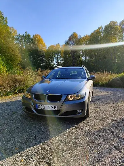BMW 320I 2009 photo 3