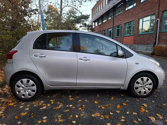 Toyota Yaris 2009 photo 4