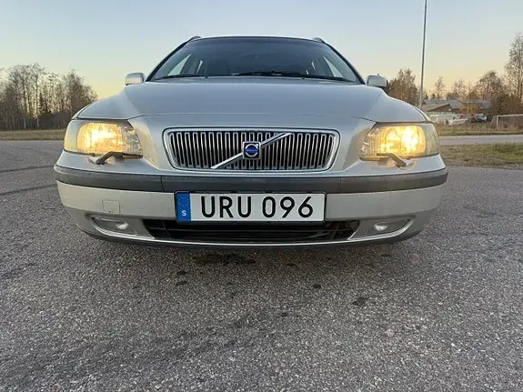 Volvo V70 2004 photo 2